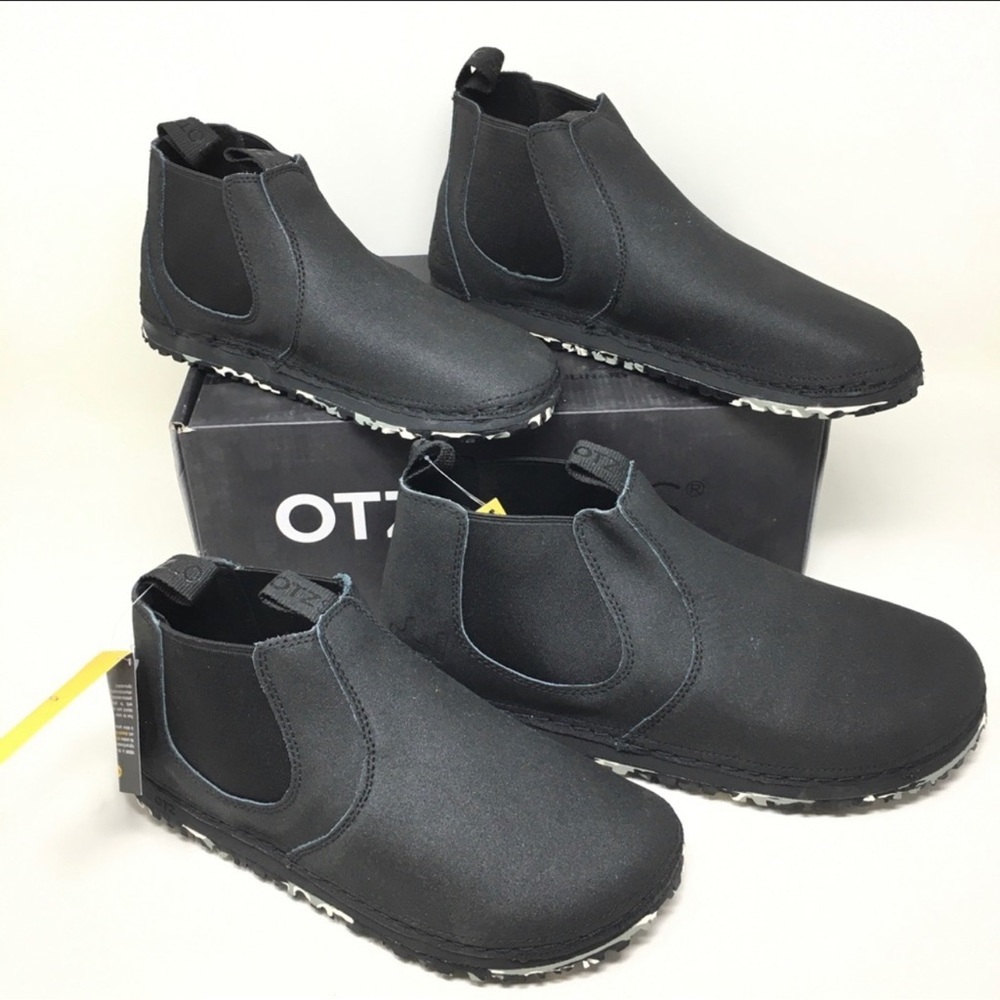 OTZ PASO CHEFS SHOES SIZE 9